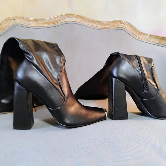 Sergio Todzi black vegan leather zip-up knee boots, size 38 - Picture 5 of 11